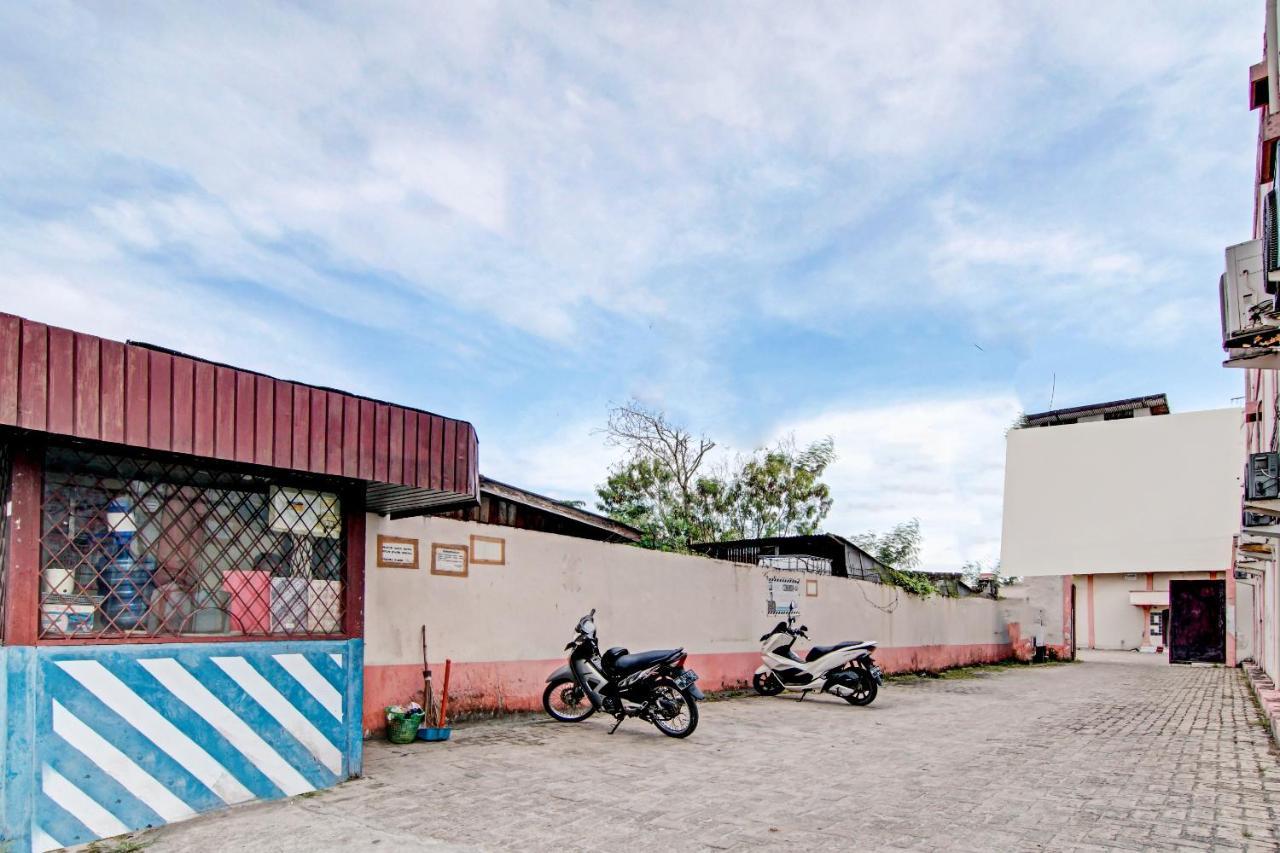 OYO 90697 Hotel Wisata Dumai Bagian luar foto
