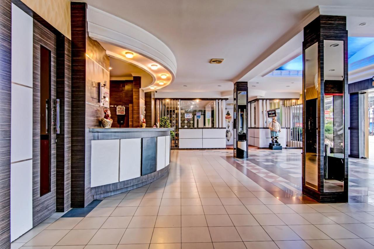 OYO 90697 Hotel Wisata Dumai Bagian luar foto
