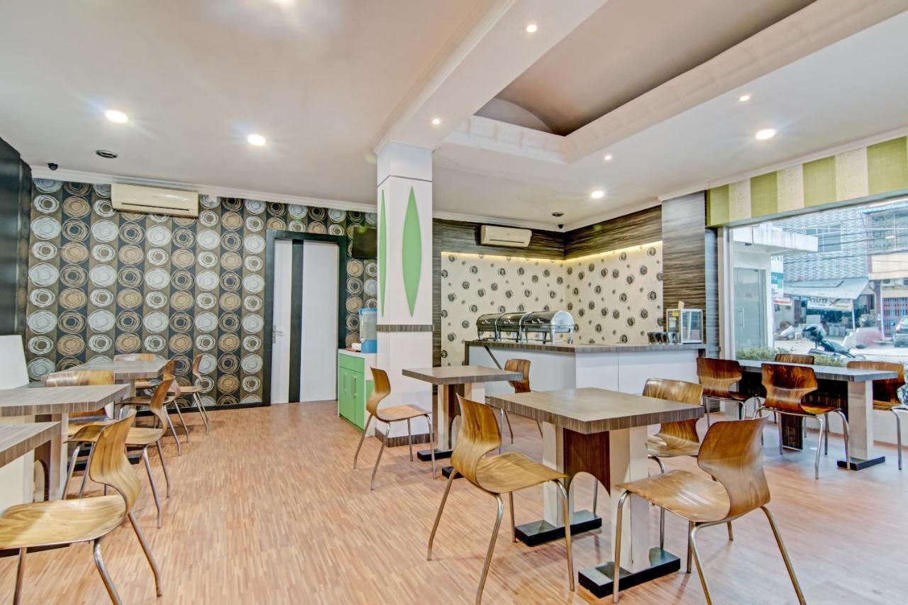 OYO 90697 Hotel Wisata Dumai Bagian luar foto